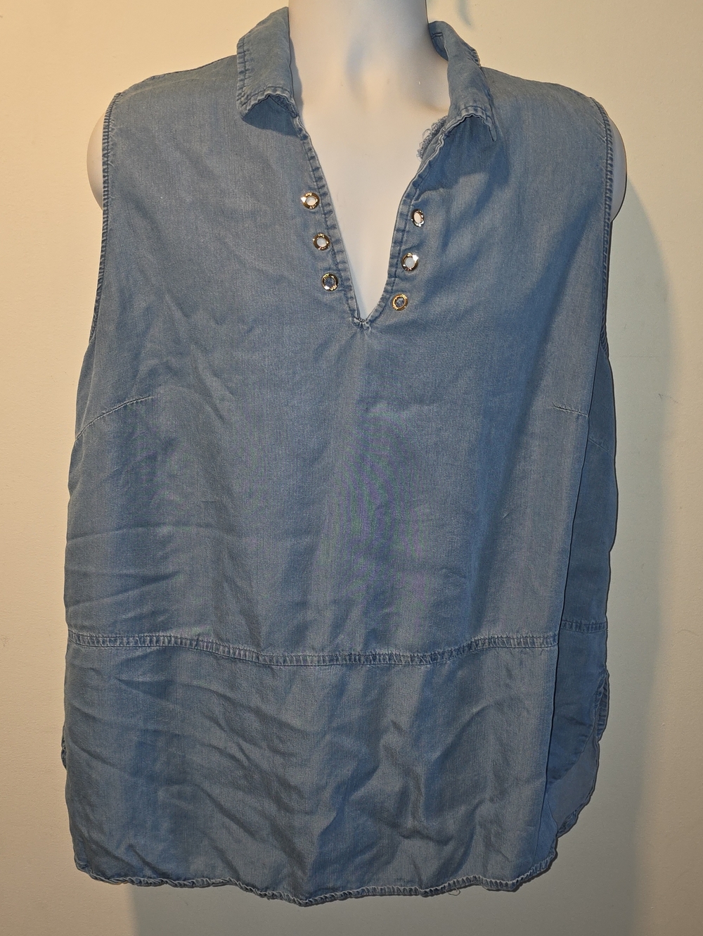 Jones New York Light Blue Sleeveless Chambray Popover